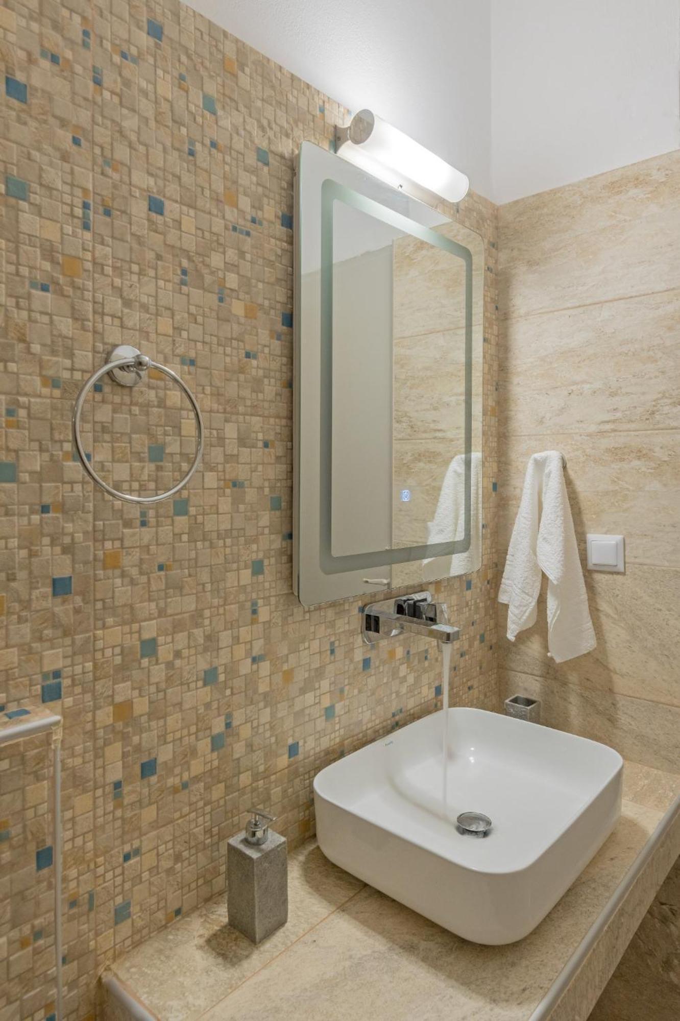Provenzo Luxury And *